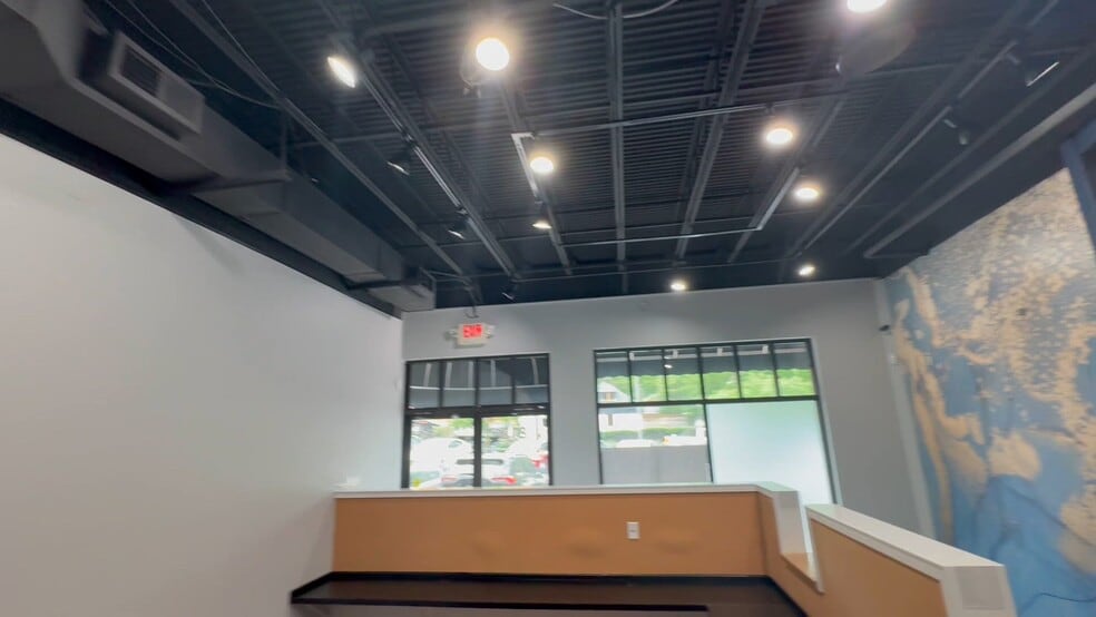 Primary Photo Of 800-838 E High St, Lexington Storefront Retail Office For Lease