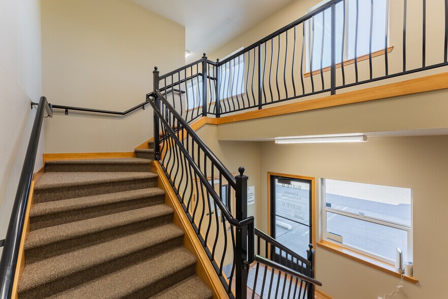 More Photos Of 914 Citadel Dr, Everson Office Residential For Lease