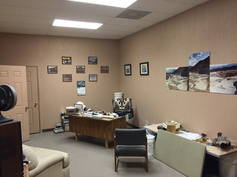 More Photos Of 200 W Ash St, Globe Service For Sale