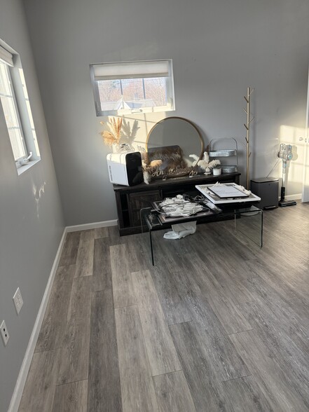 More Photos Of 10 Broadway, Trumbull General Retail For Lease