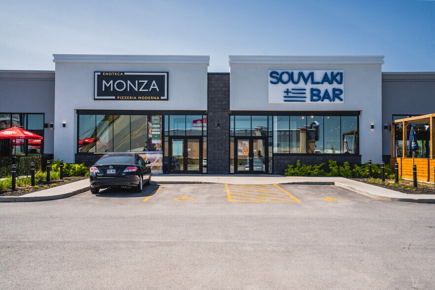 More Photos Of 570 Mont Pionniers, Terrebonne Unknown For Lease