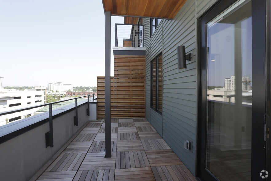 More Photos Of 174 E Main St, Spartanburg Apartments For Lease