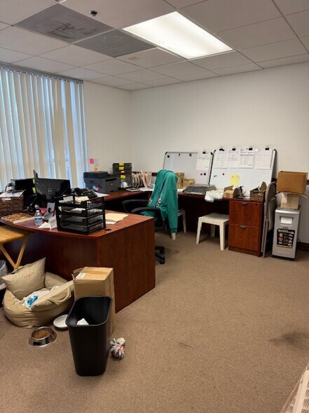 More Photos Of 1520 S Powerline Rd, Deerfield Beach Warehouse For Lease