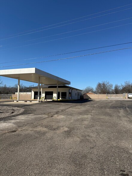 More Photos Of 5785 Tennessee 226, Savannah Flex For Lease