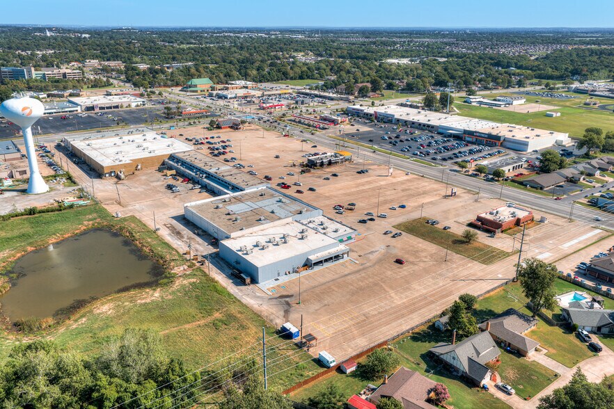 More Photos Of , Broken Arrow General Retail For Sale