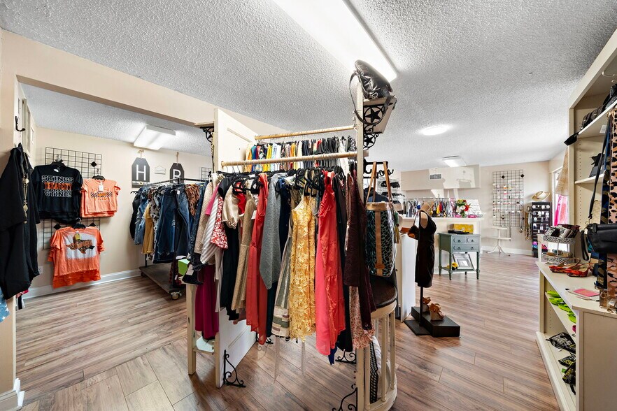 More Photos Of 13201 Highway 6, Santa Fe Office For Sale