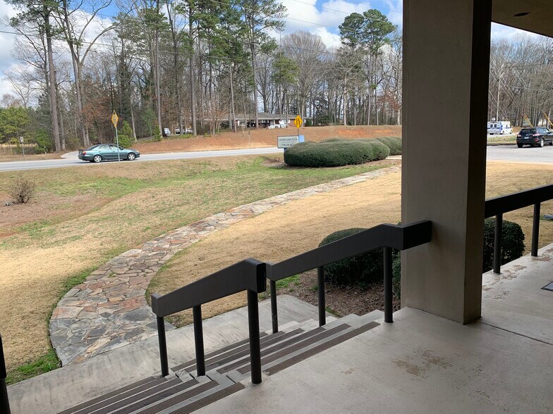 More Photos Of 1330 N Park St, Carrollton Medical For Sale