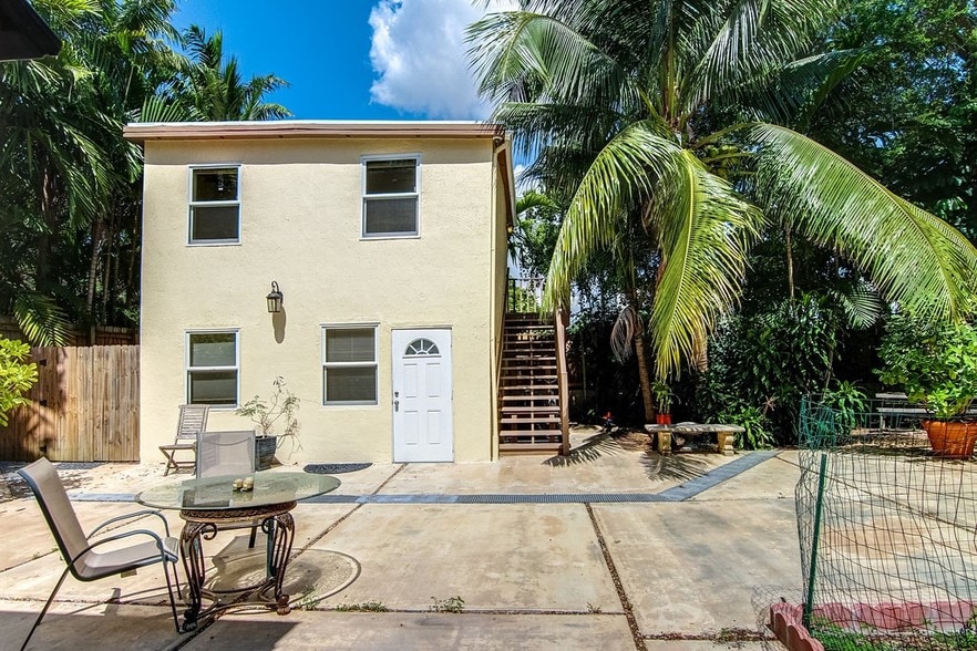 More Photos Of 2630 Natoma St, Coconut Grove Apartments For Sale