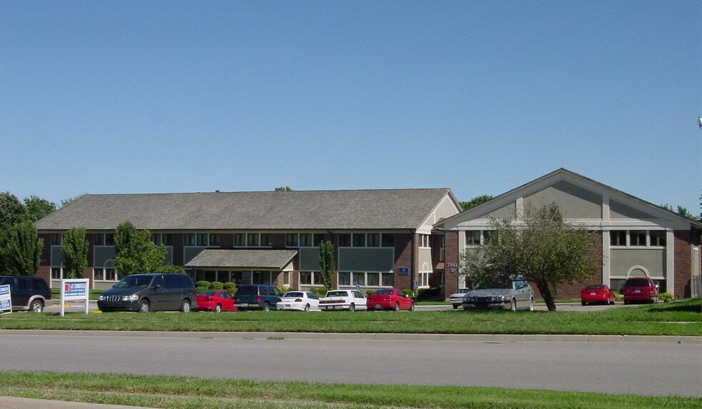 More Photos Of 2942 SW Wanamaker Dr, Topeka Office For Lease