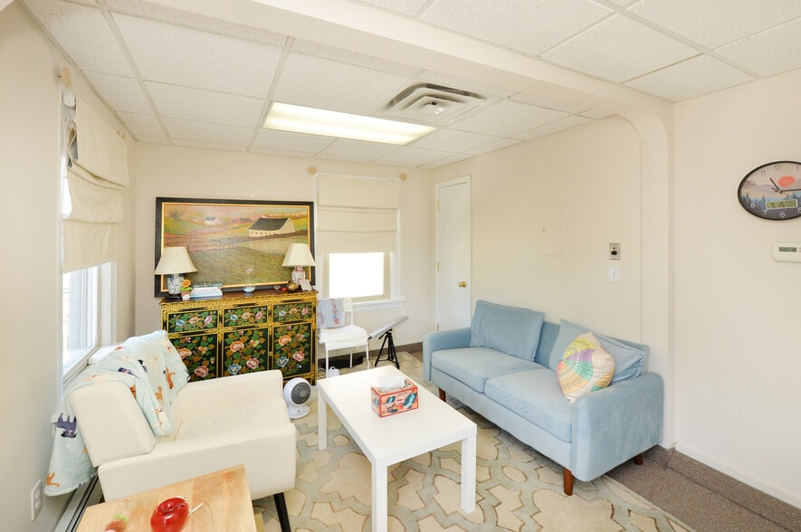 More Photos Of 169 Dayton St, Ridgewood Loft Creative Space For Sale