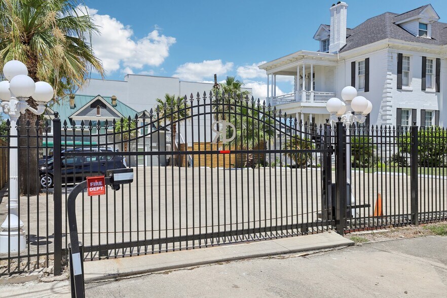 More Photos Of 421 Howard St, San Antonio Hospitality For Sale