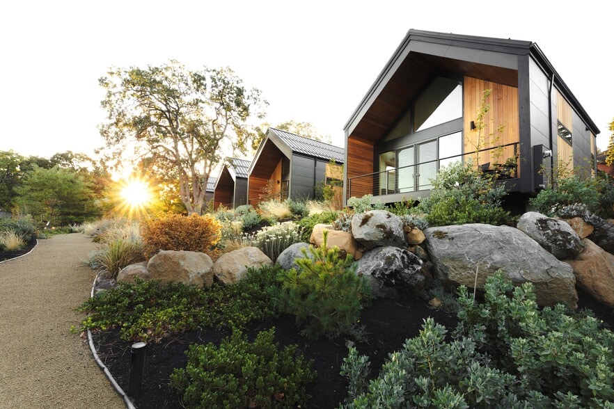 Primary Photo Of 1103 3rd Ave, Mosier Hotel For Sale