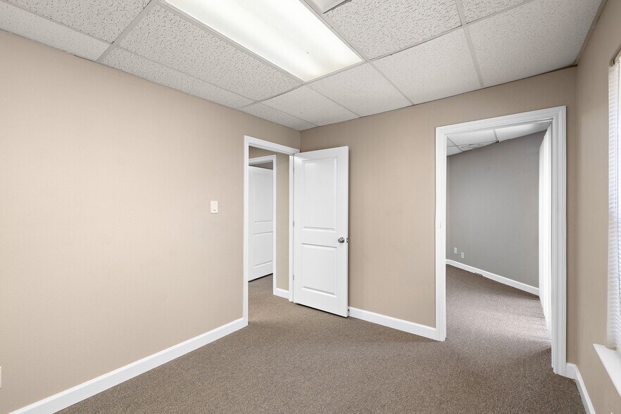 More Photos Of 13740 Research Blvd, Austin Office For Sale