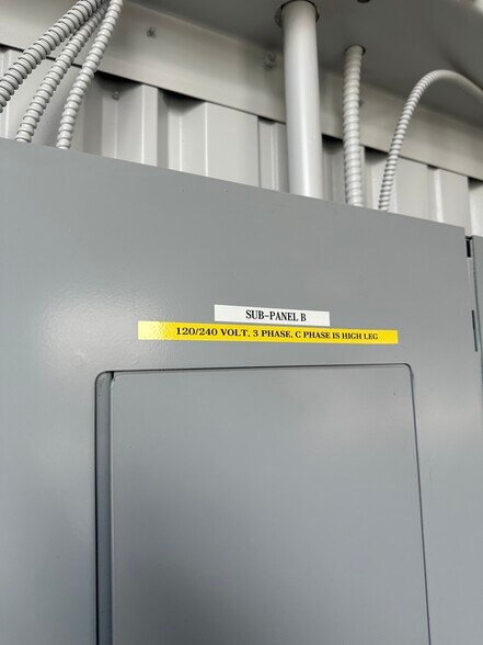 More Photos Of 11440 N Woodside Ave, Santee Service For Lease