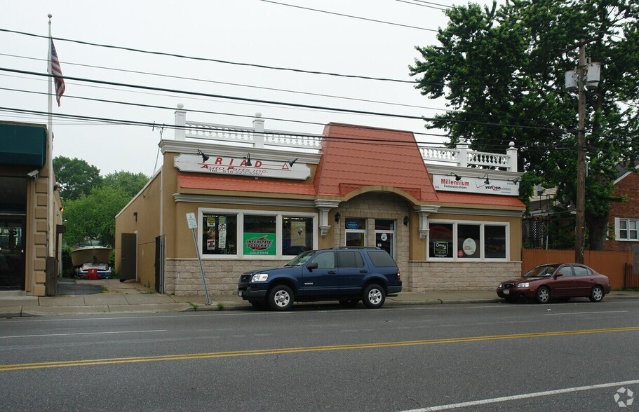 Primary Photo Of 1610 Grand Ave, Baldwin Freestanding For Lease