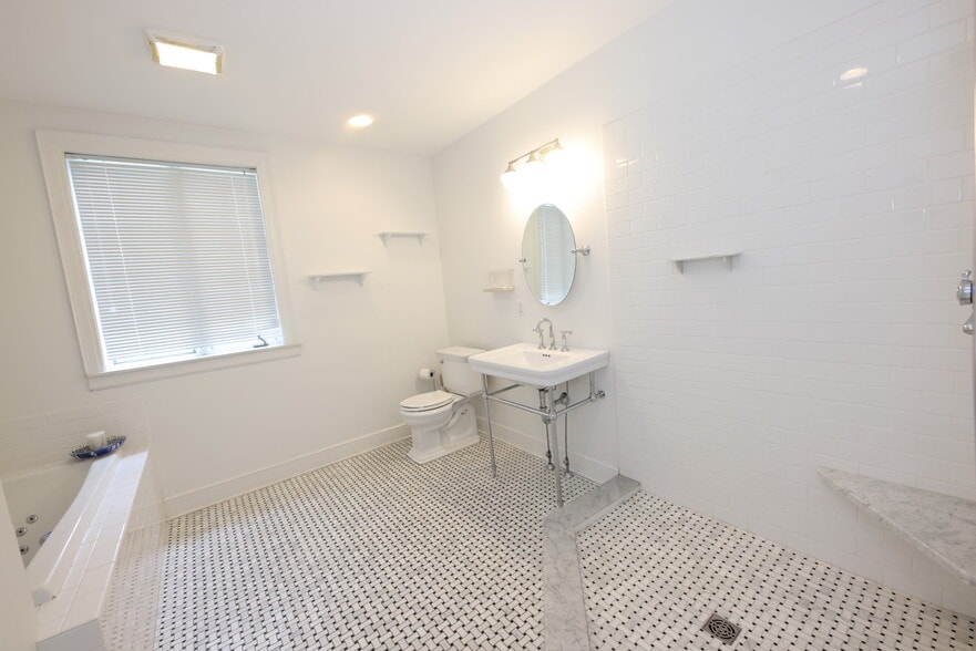 More Photos Of 12 Lotus Ave, Chester Specialty For Sale