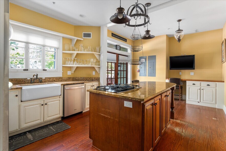 More Photos Of , Gainesville Hospitality For Sale