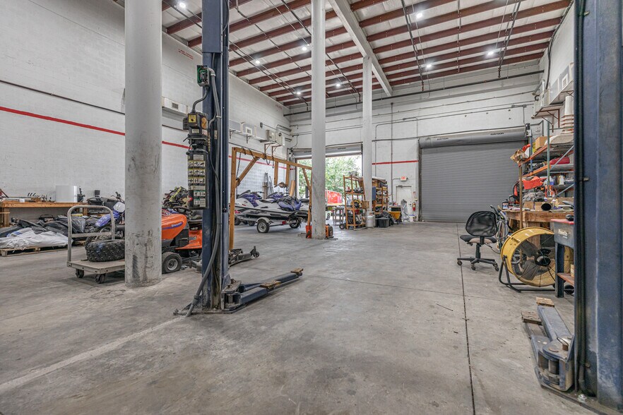 More Photos Of 10951 Harmony Park Dr, Bonita Springs Warehouse For Lease