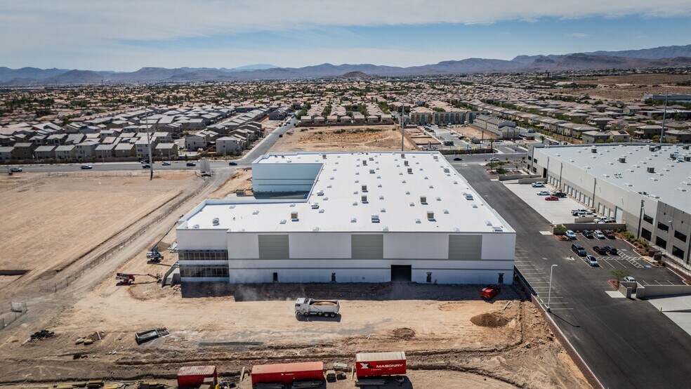 More Photos Of 7610 W Warm Springs Rd, Las Vegas Distribution For Lease