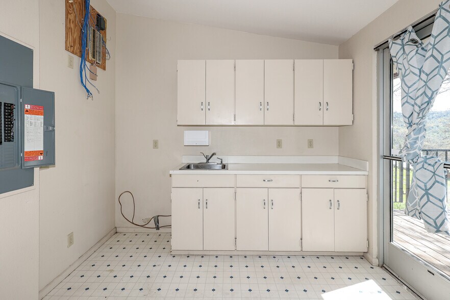 More Photos Of 5320 State Highway 49, Mariposa Office Residential For Sale