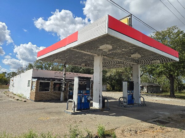 More Photos Of 15518 Highway 36, Needville Service Station For Lease