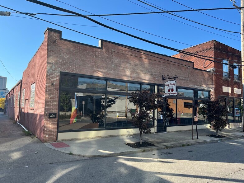 More Photos Of 155 N 5th St, Columbus Restaurant For Lease