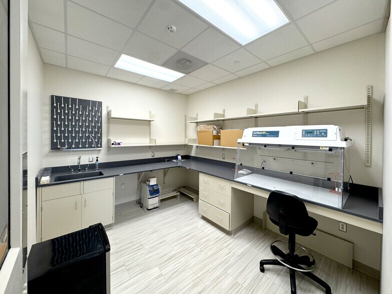 More Photos Of 9713 Key West Ave, Rockville Unknown For Lease