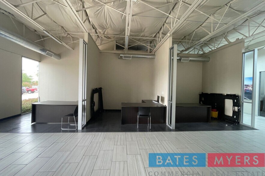 More Photos Of 8730 King George Dr, Dallas Service For Sale