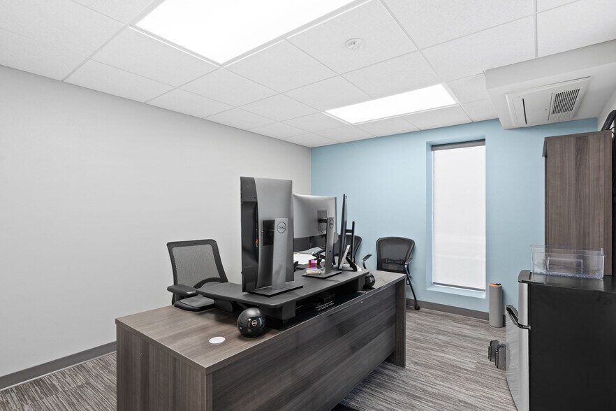 More Photos Of 313-315 Edge Ave, Valparaiso Office For Sale