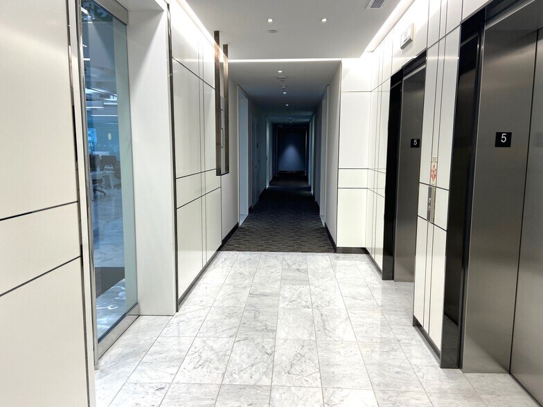 More Photos Of 7 St. Thomas St, Toronto Medical For Sale