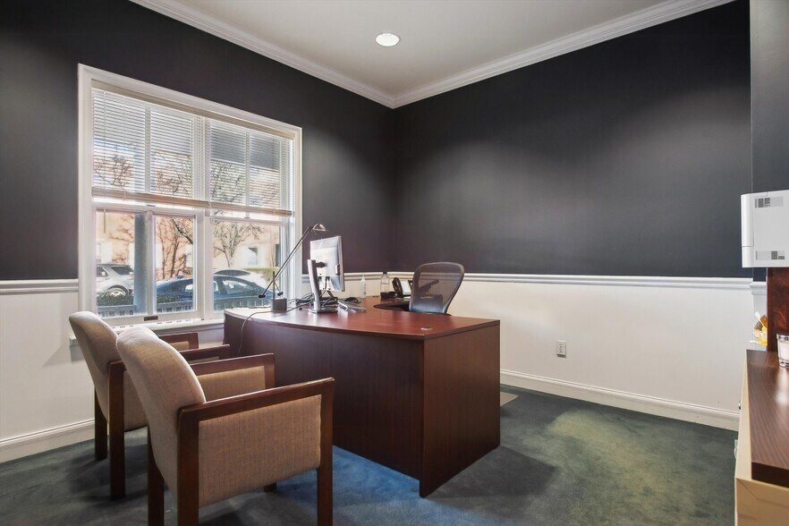 More Photos Of 33 W 2nd St, Riverhead Office For Sale