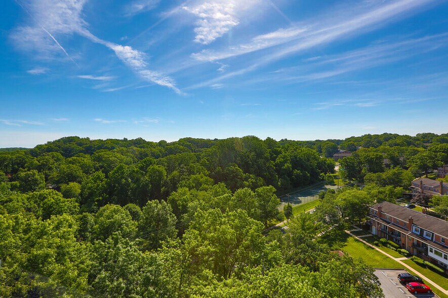 More Photos Of 8150 Lakecrest Dr, Greenbelt Apartments For Sale