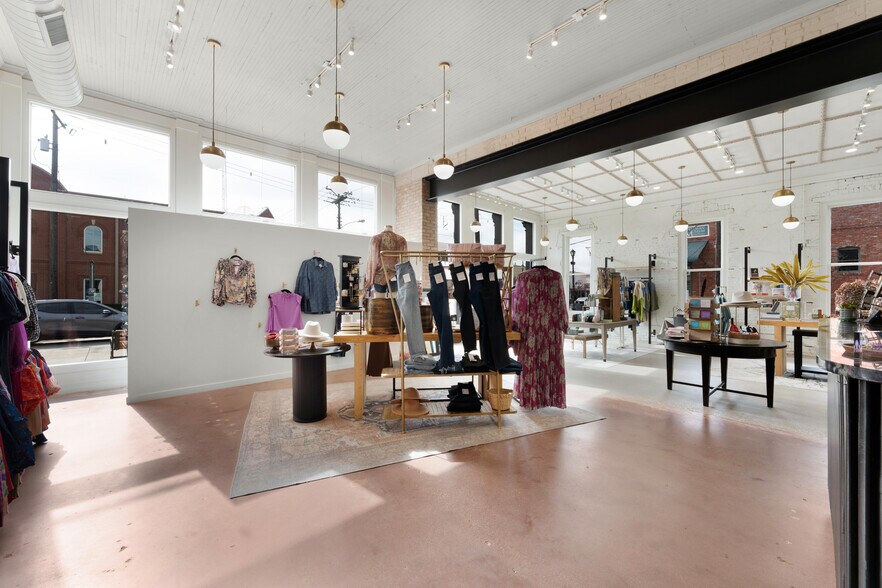 More Photos Of 110-112 S Bois D'arc St, Forney Storefront Retail Office For Sale