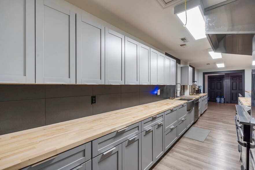 More Photos Of 10923 State Highway 176, Walnut Shade Office For Sale