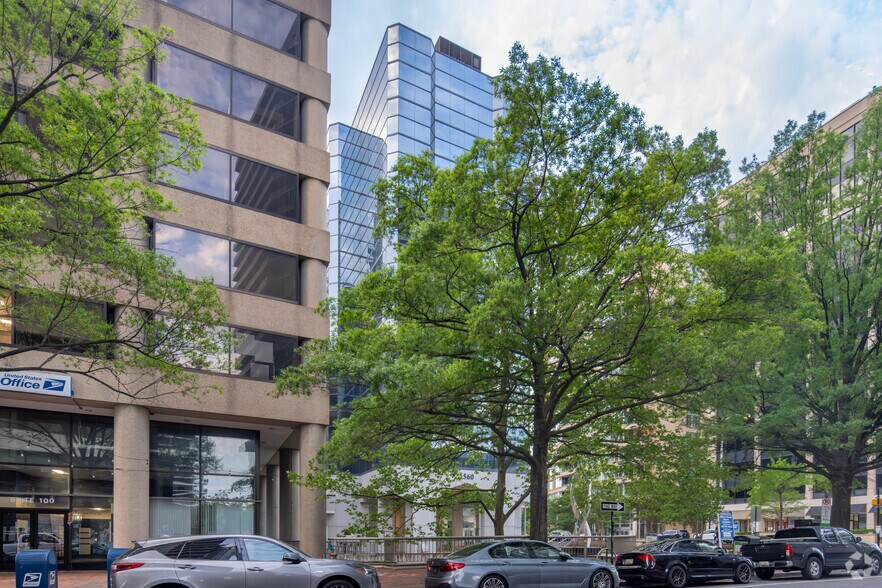 More Photos Of 1560 Wilson Blvd, Arlington Office For Lease
