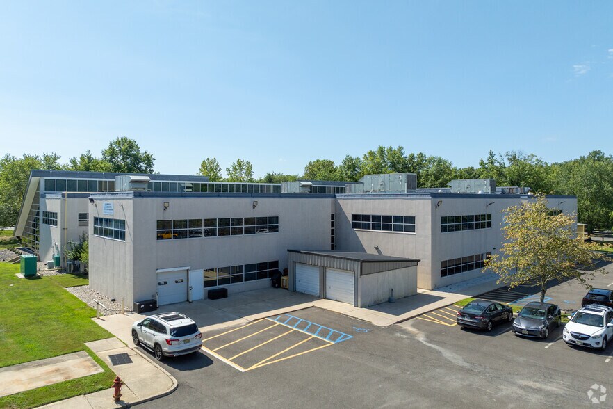 More Photos Of 195 Clarksville Rd, West Windsor Flex For Sale