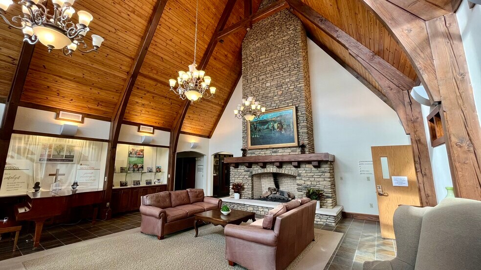 More Photos Of 125 N Lakeshore Dr, Lake Junaluska Office For Lease