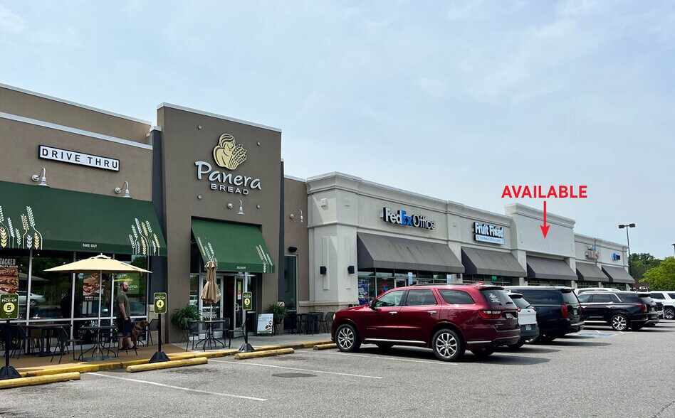 More Photos Of 12540 Jefferson Davis Hwy, Chester Unknown For Lease