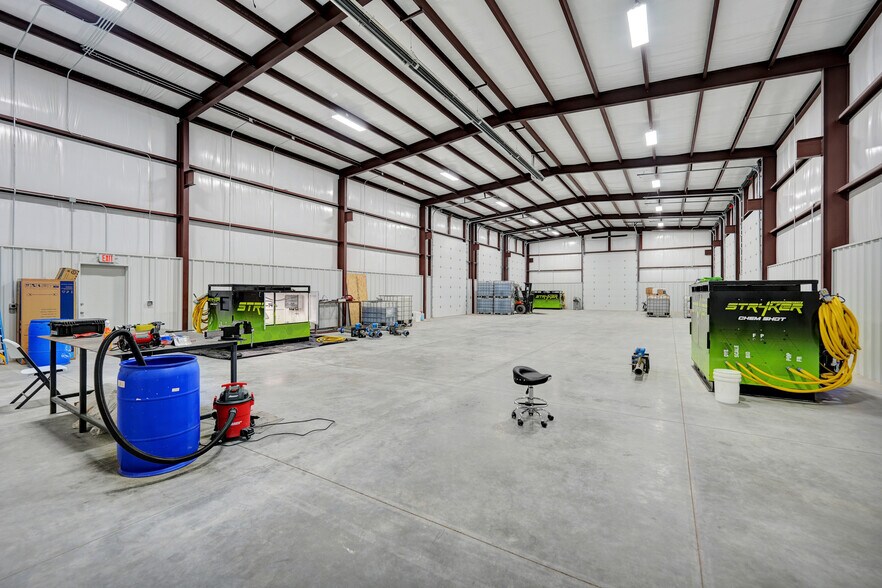 More Photos Of 2316 County Rd 130 rd, Midland Warehouse For Lease