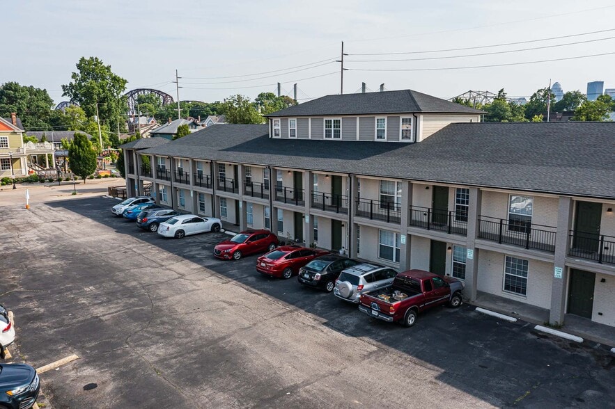 More Photos Of 124 W Chestnut St, Jeffersonville Apartments For Sale