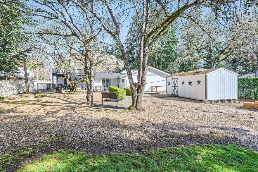 More Photos Of 5350 Lakeview Blvd, Lake Oswego Assisted Living For Sale