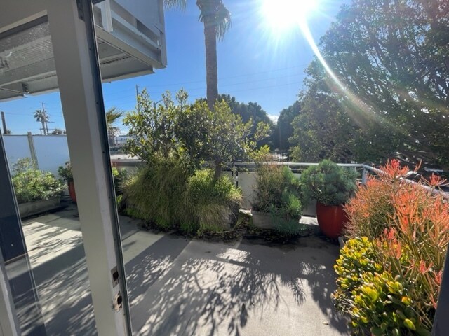 More Photos Of 615 Hampton Dr, Venice Apartments For Sale