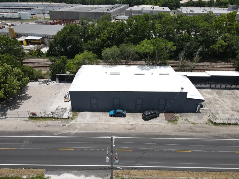 More Photos Of 5270 W Beaver St, Jacksonville Manufacturing For Lease