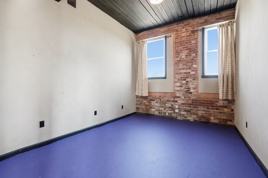 More Photos Of 300 Pleasant St, Northampton Office For Lease