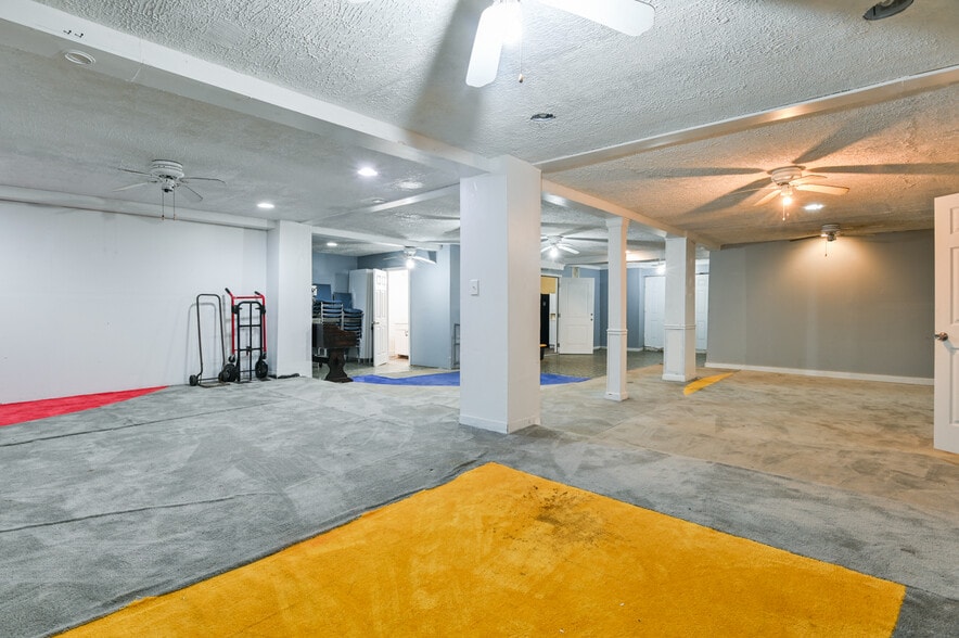 More Photos Of 2766 White Oak Dr, Decatur Religious Facility For Sale