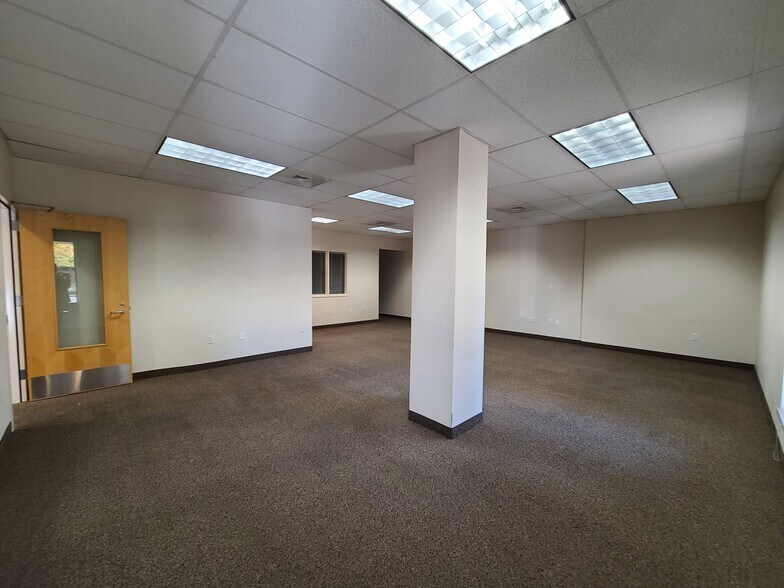 More Photos Of 544 Ferry St SE, Salem Office For Lease