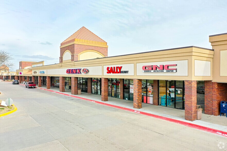 Primary Photo Of 3305-3501 L St, Omaha Unknown For Lease