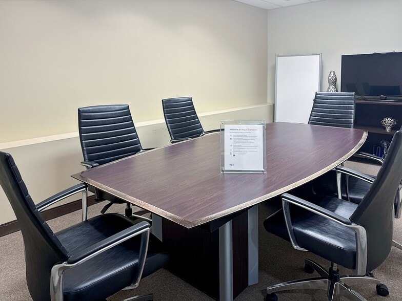 More Photos Of 2 County Court Blvd, Brampton Coworking Space