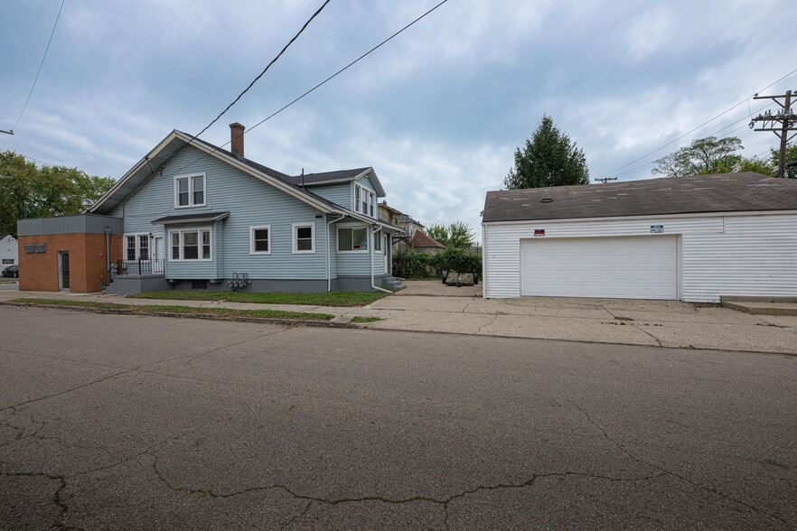 More Photos Of 3000 E 3rd St, Dayton Storefront Retail Residential For Sale