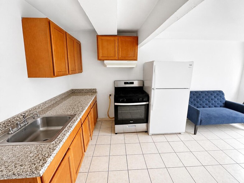 More Photos Of 2051 23rd Ave, Oakland Apartments For Sale